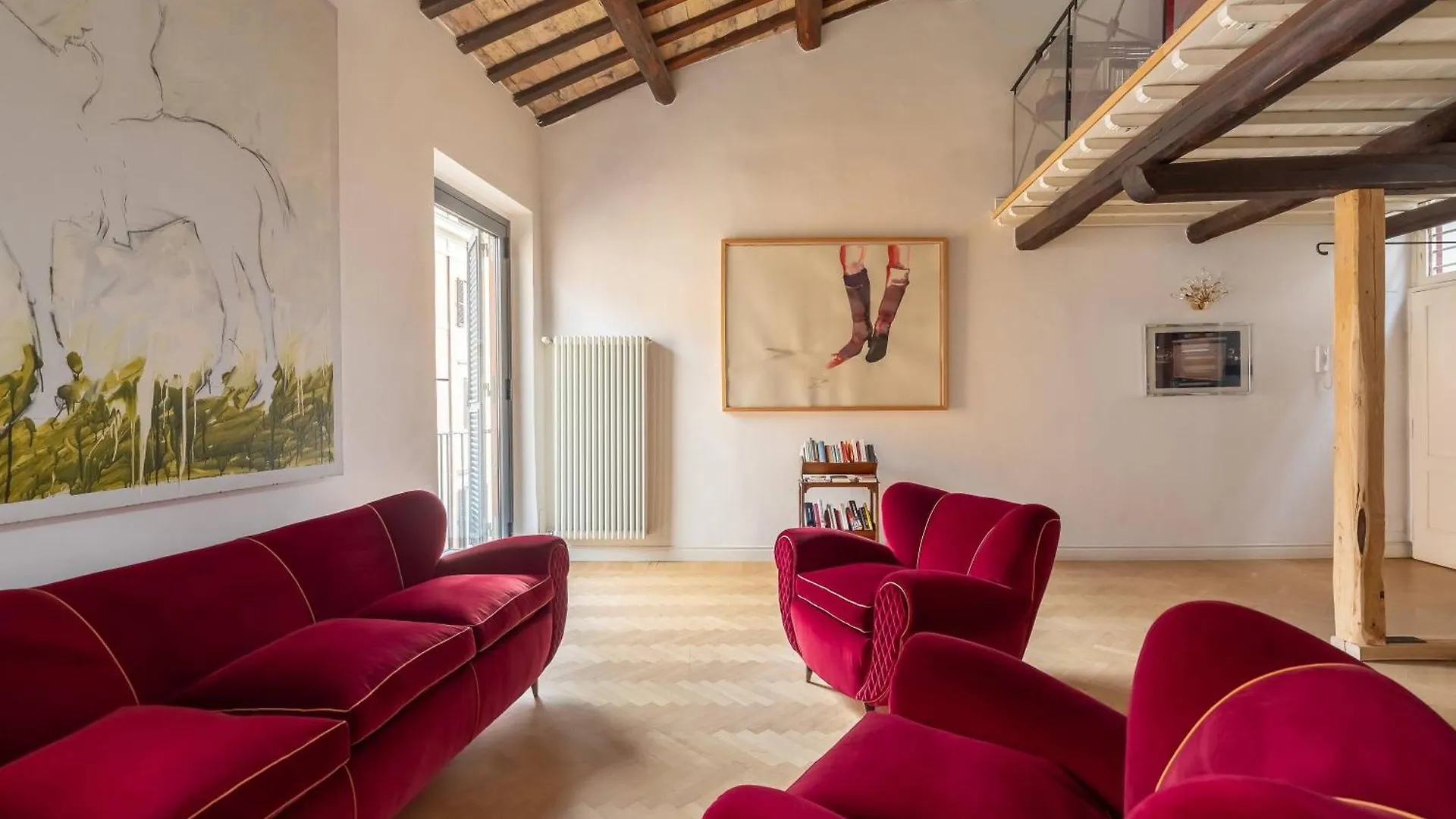 Monti Designer Loft By Romeloft Apartment