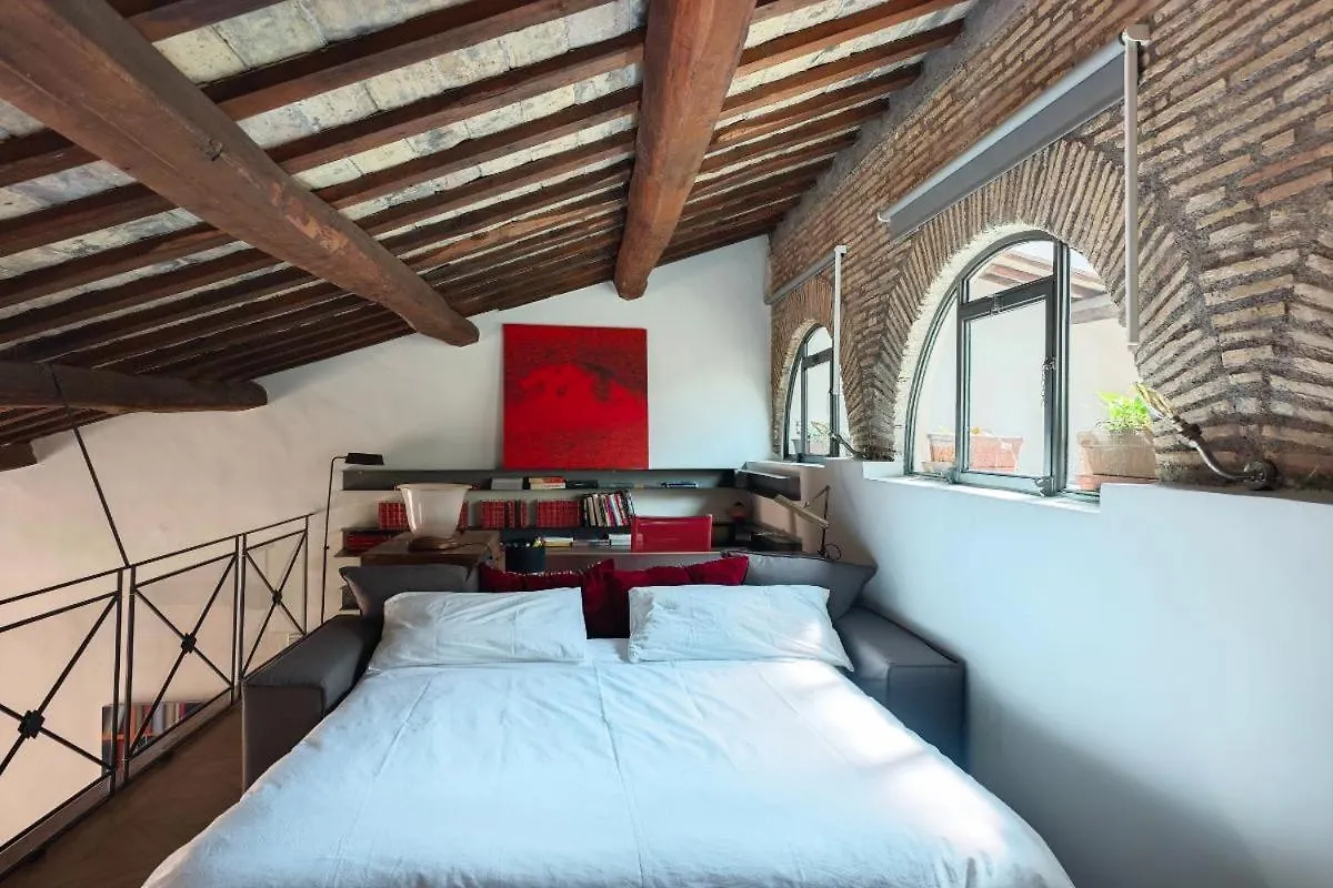 Monti Designer Loft By Romeloft Apartment